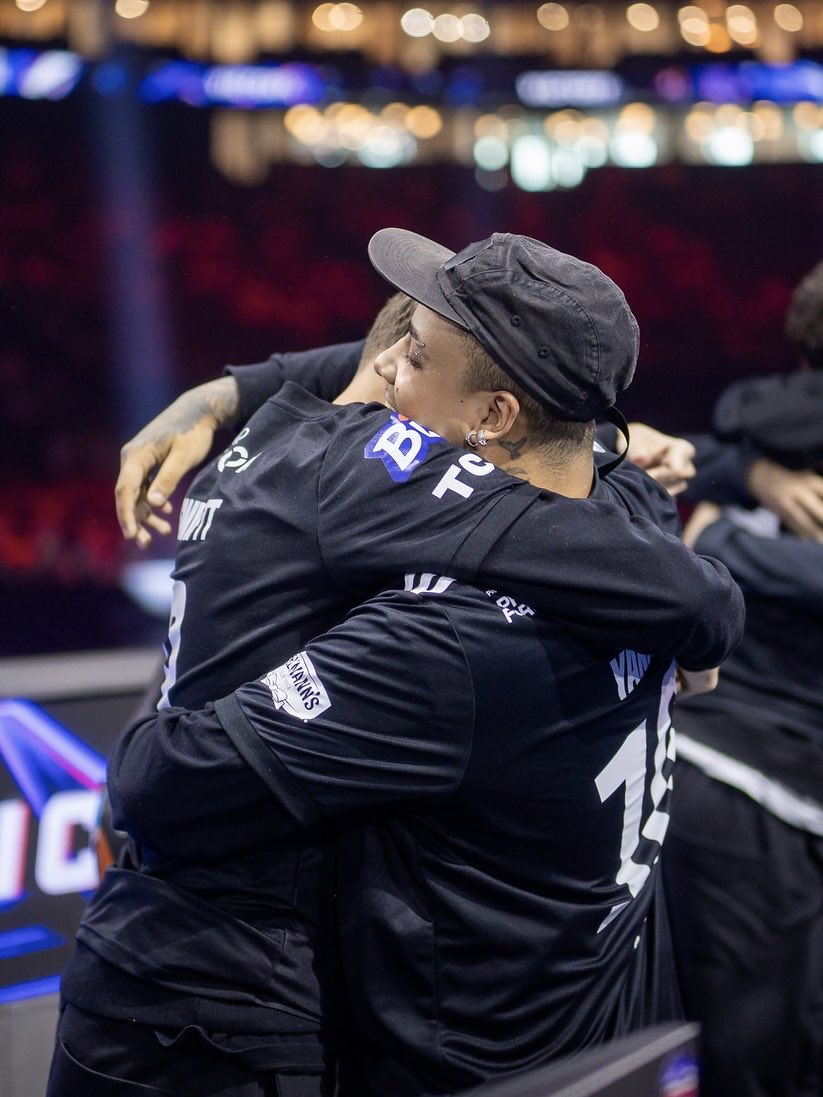 FURIA's tweet photo. A #FURIALRL É CAMPEÃ DA #RLCS 2v2 E GARANTE VAGA NO MUNDIAL!

Um atropelo da dupla @yanxnz e @swifttrl cravando 4-0 na série!

É #DIADEFURIA https://t.co/pNI5Myh7aY