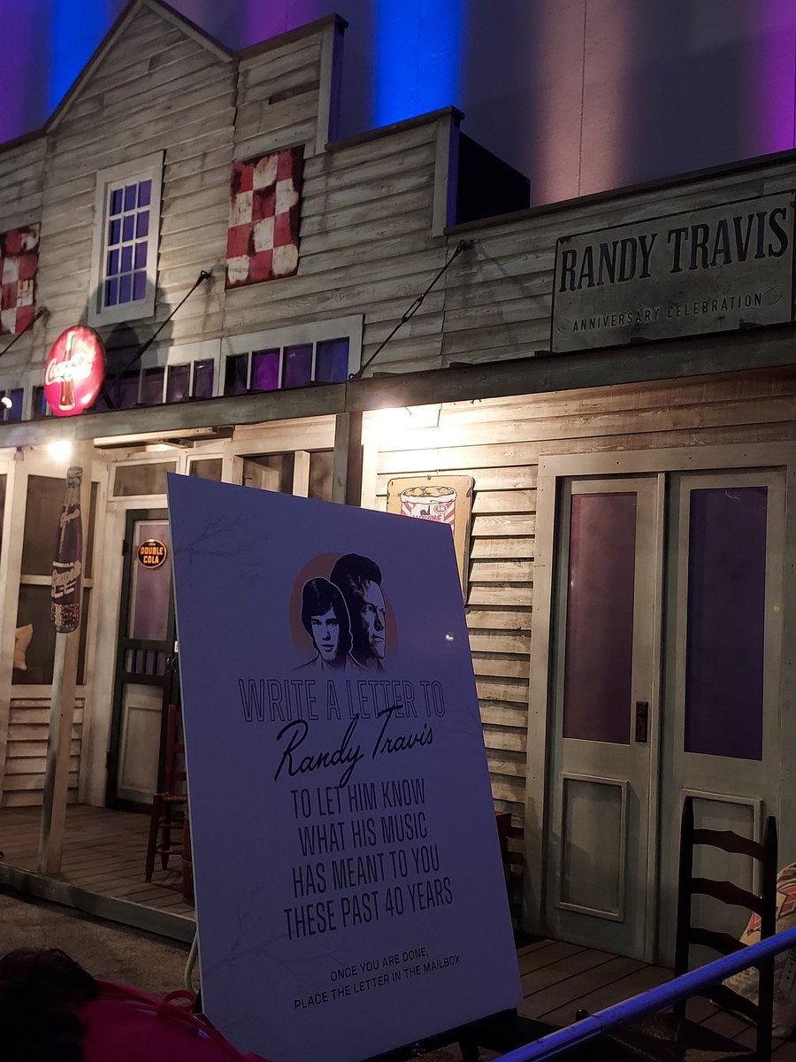 JakeMorgan59091's tweet photo. Got too see @randytravis Fer the 1st tyme at the #CMAFANFAIR in Tennessee yesterday which was really awsome too shake hands with him n take a Pic wth him also, N had a great tyme at the CMA FAN FAIR...2026 https://t.co/SuP7amjgHL
