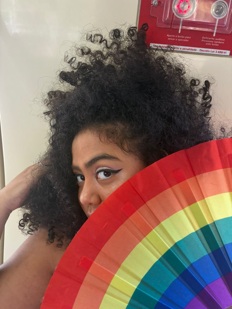 panicattheemy's tweet photo. gays? https://t.co/qRqg7ScyUv