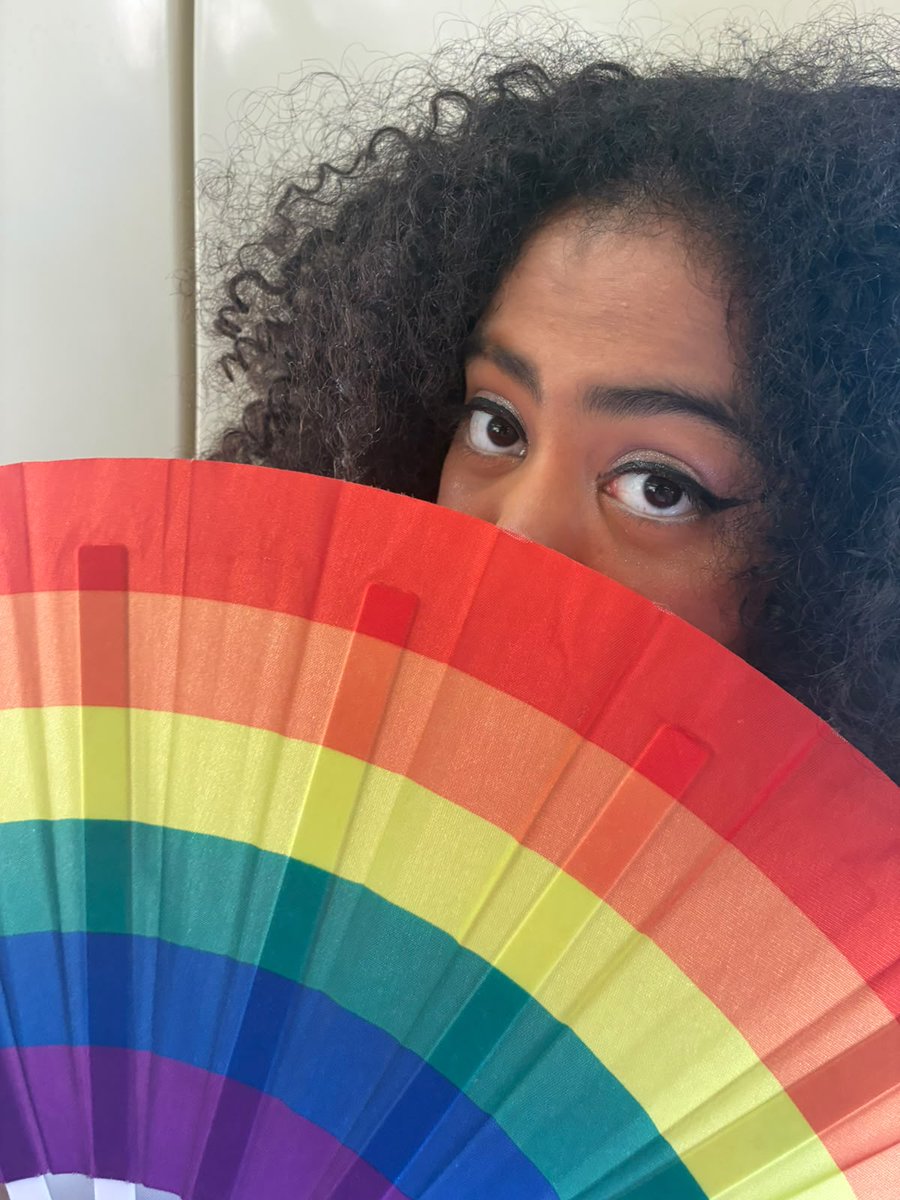panicattheemy's tweet photo. gays? https://t.co/qRqg7ScyUv