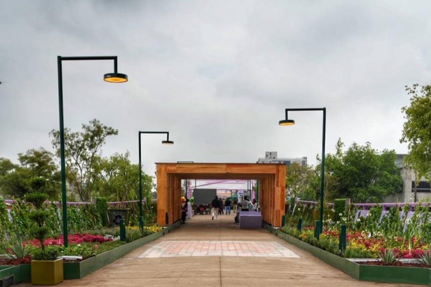 MetropolisCDMX's tweet photo. Inauguración del Jardín Flotante Tlallipan🌻
Una obra que mejora la movilidad peatonal, brinda mayor seguridad en los recorridos y recupera espacios para que las personas puedan transitar con mayor confianza y comodidad
👉🏼Metrópolis estuvo presente junto al secretario @EipCDMX https://t.co/6M6iun6p3h