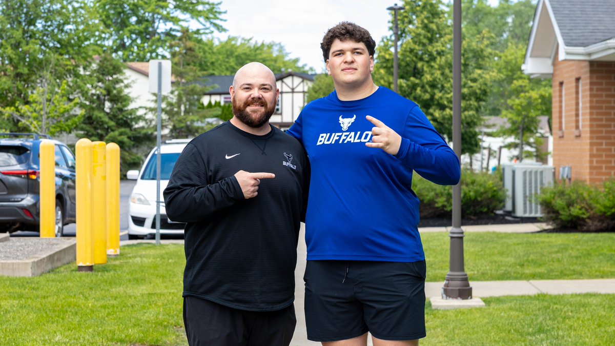 UBFootball's tweet photo. New Bulls in town 🤘

#UBhornsUP🤘l #BullMarket📈 https://t.co/PmG3LaWYJy