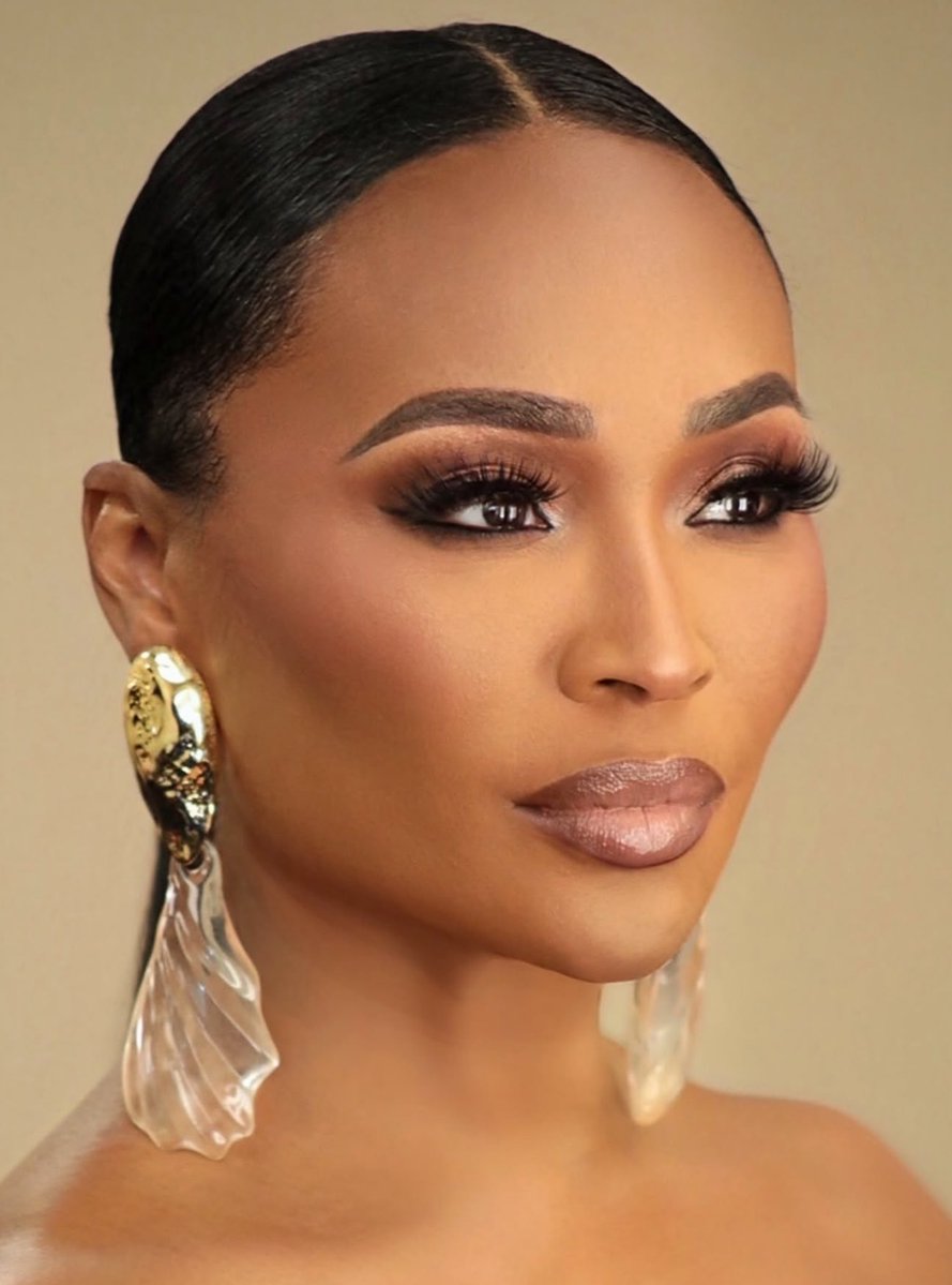 dorindadeadly's tweet photo. and what if I said this was the greatest confessional look of all time #RHOA 🍑 https://t.co/Uv8dJmLZue