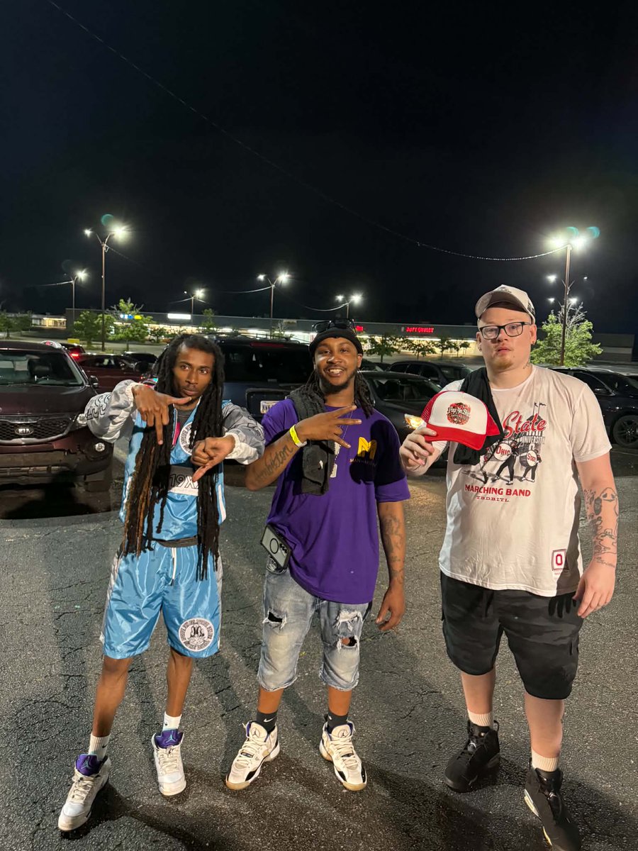 RealDebaytable's tweet photo. S/o TwoTees @GHOSTT1L4L and @LookAtFATX 🅾️🦍❗️🅾️ #ROW #thatsdebaytable https://t.co/4KOAh0dKK3
