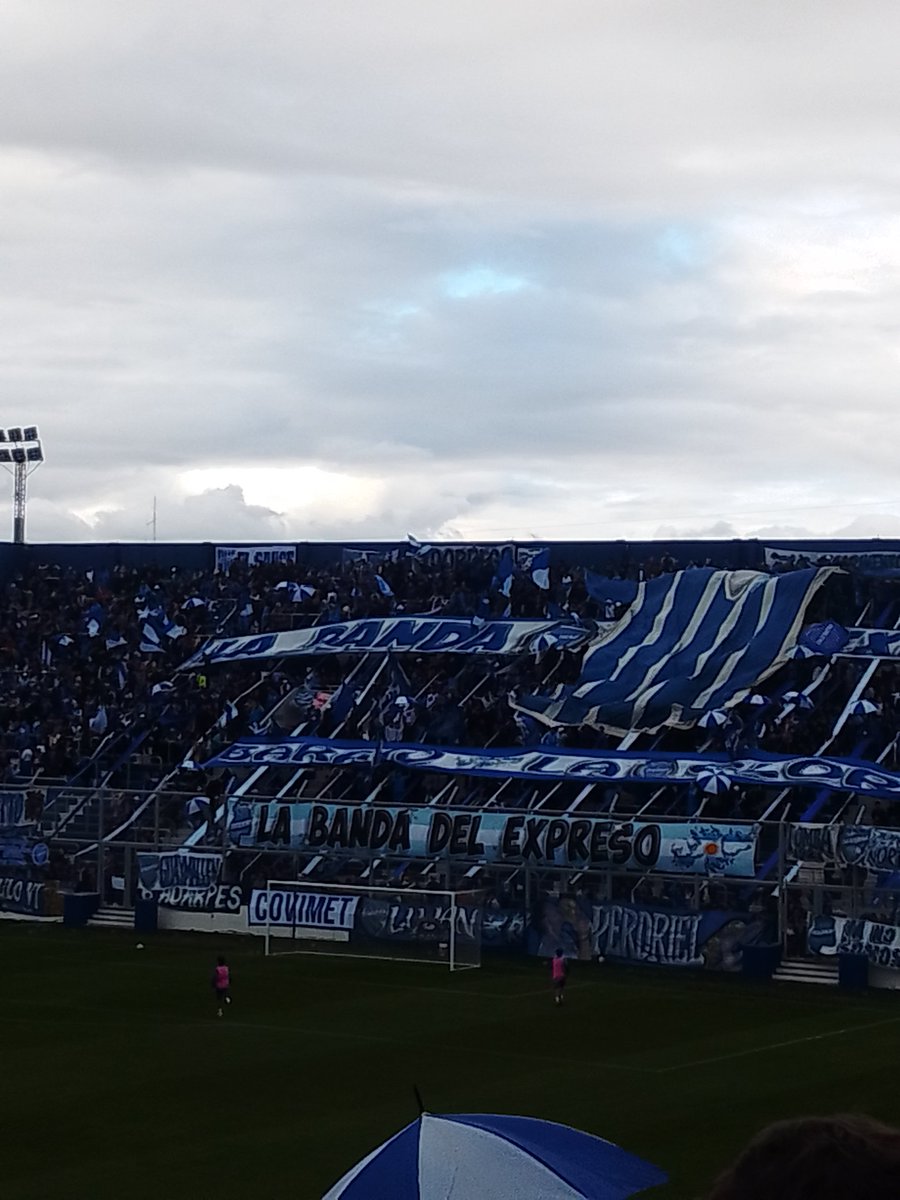 Mathu_Gonzalez_'s tweet photo. AGUANTE EL TOMBA Y SU GENTE CARAJO, LOS PARTIDOS SE GANAN CON HUEVO Y GARRA CARAJO!!! https://t.co/oiY5jS3YNh