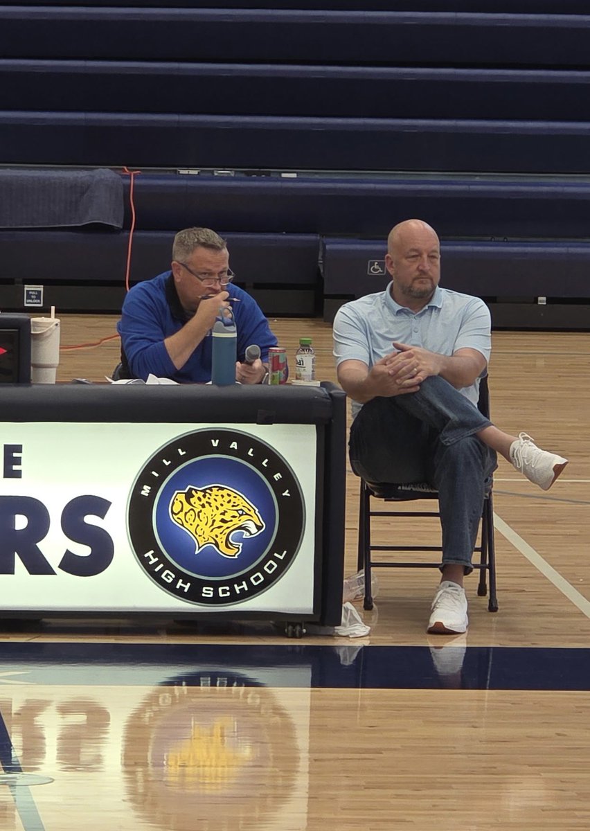 SunflowerSmack's tweet photo. What a great weekend at @ShotClockSD‼️🏀 we have some UBER talented GBB players in our area &amp; state!! 🤩 
More thoughts coming…congrats @sjagirlsbball &amp; @CoachjTat who battled in the finals! ~TOTO &amp; the OZ🎙️ https://t.co/3ErH7USJSg