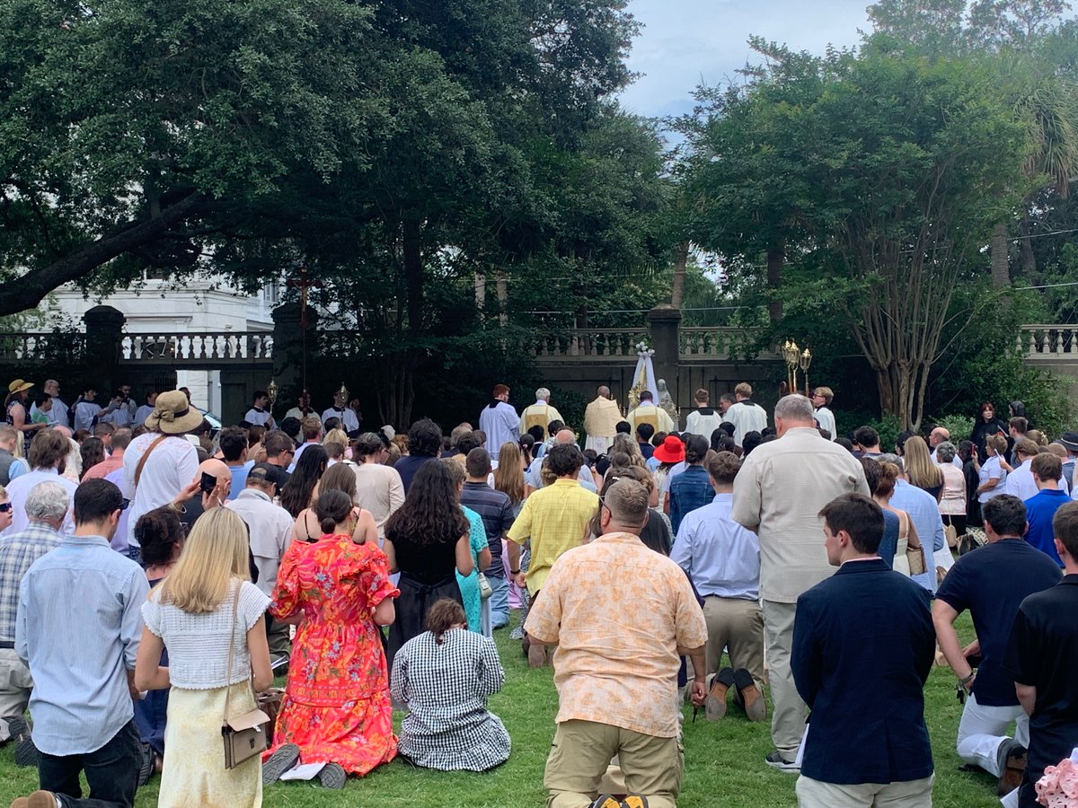 ChasCathedral's tweet photo. Led by Bishop Jacques Fabre-Jeune, members of our parish and community celebrated the Feast of Corpus Christi today. The procession through the streets of downtown Charleston proclaimed the real presence in the Holy Eucharist. #Jesus #Eucharist #Catholic #Charleston https://t.co/DBs0lQTcZG