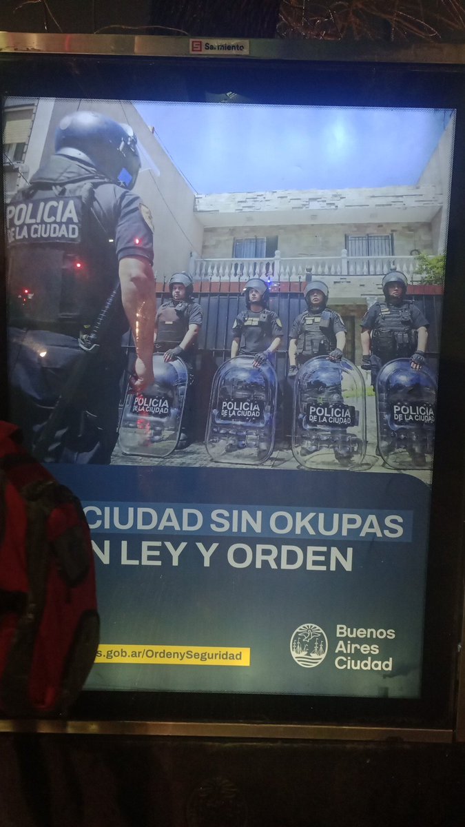 Wormgirlupdates's tweet photo. la fantasía fascista q es chacagiales mamitbue la concha del indio se me coló un boludo en la foto https://t.co/0Ps8yR1Hwp