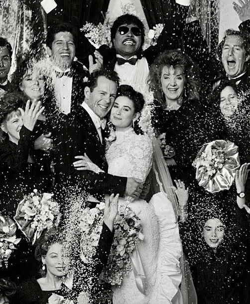 historyinmemes's tweet photo. Bruce Willis and Demi Moore's wedding in 1987 https://t.co/pvhTaSmSA2