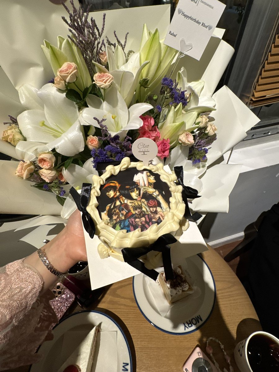 itsriri___'s tweet photo. 🥳🤍🎂 https://t.co/Ccr5uCqjw6