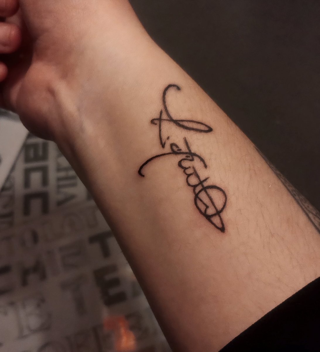 rip_animita's tweet photo. got his signature tattooed ❤️‍🩹 https://t.co/FAWlU37yp2