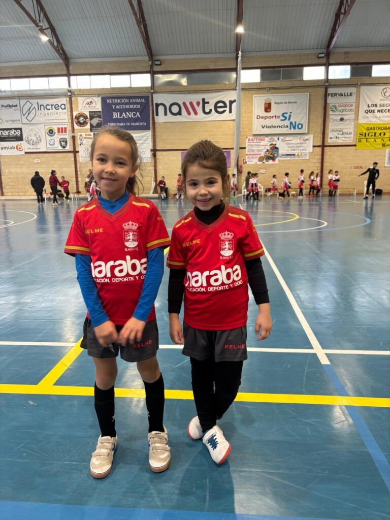 AbaranDirecto's tweet photo. Nueva noticia en Abarán Directo:

Abril y Carmen, las abaraneras que se han proclamado campeonas de Copa prebenjamín/benjamín con el Blanca F.S de futsal

https://t.co/TSULhTqQyb https://t.co/7b6IZ6YHlm