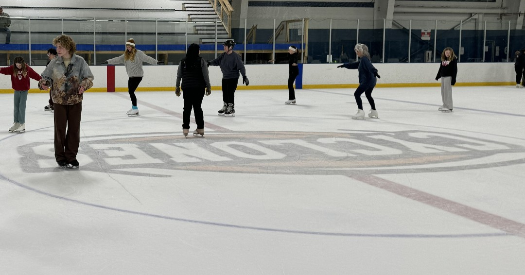 Fvicearena's tweet photo. Summer Skating lessons begin the week of 6/8!  We have classes for beginning and advanced skaters.  Register for a hockey or figure skating class today. https://t.co/BEn8xkECpz #skating #fvia https://t.co/Jvb33258On