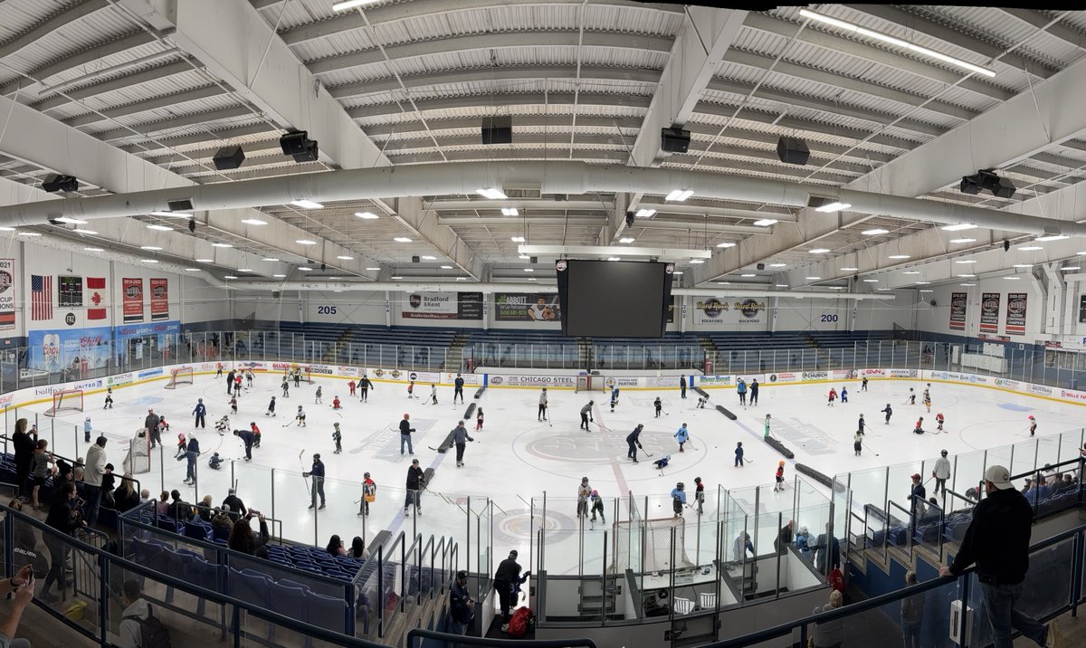 Fvicearena's tweet photo. Summer Skating lessons begin the week of 6/8!  We have classes for beginning and advanced skaters.  Register for a hockey or figure skating class today. https://t.co/BEn8xkECpz #skating #fvia https://t.co/Jvb33258On