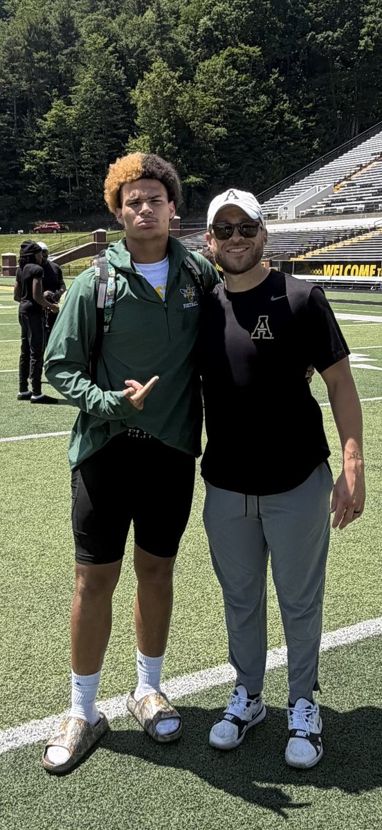 BrandonPos36858's tweet photo. 🚨After a great conversation with @Coach_Shak I would like to announce my second D1 offer 
@One11Recruiting @Hayesfawcett3 @DAWGHZERECRUITS @CoachJByrd_ @ProspectsGloba1 @ChadSimmons_ @RivalsHS  @SSN_AppState @savage_cfb @SWiltfong_ @AikenHSFootball 
@WestonScambler @PrepRedzoneSC @BrandonHuffman 
@evemariepetro  @AnnaH247 
@KeshawnToney5 @adamgorney 
@TodayIGiveMyAll