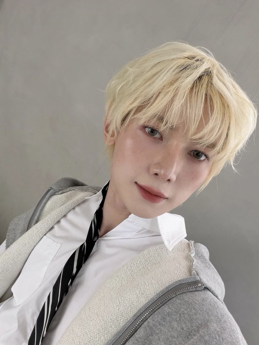 iLy300O's tweet photo. a snsng socmed au ❣️

in which ysng finds out about sn’s secret private account and chaos ensues https://t.co/QV9Xs0h8bx