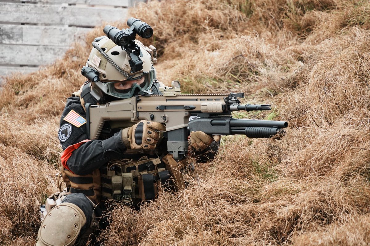 Ak74Ussr's tweet photo. バリスタというフィールドでサバゲすると、不定期で「敵」が登場するので、FPSの主人公の気分が味わえるかもしれません https://t.co/6qMYFobWWJ