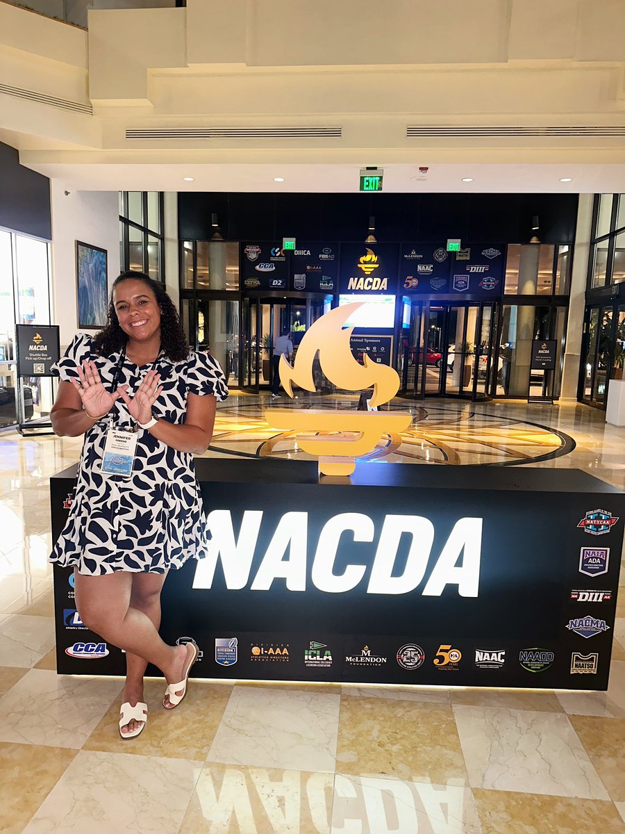 itsjengreene's tweet photo. Sad that I won’t be attending #NACDA/#NACMA this year :(

For the newbies, everyone from the industry is all in one place which is rare, so don’t be afraid to put yourself out there🤝🏽

For my friends attending, have to best time but don’t make me too jealous that I’m not there😂 https://t.co/gI5PvLk1cy