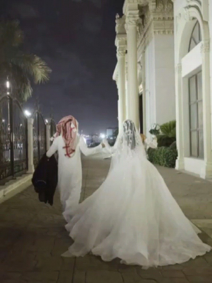 1n090's tweet photo. وارزقنا صحبه الهين الليّن، ممتد الود رحيم الجوار، مؤتمن الجانب طيب الذكر، بشوش الوجه يسير المعشر. https://t.co/NSVryolZm9