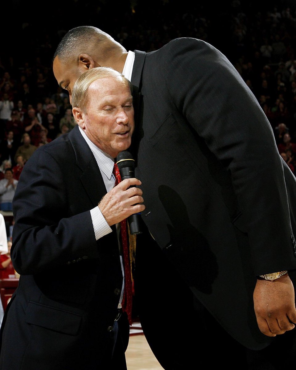 OU_MBBall's tweet photo. One of the greatest to do it in a Sooners uniform. Forever in our hearts. https://t.co/ZZ4ADoFlwh