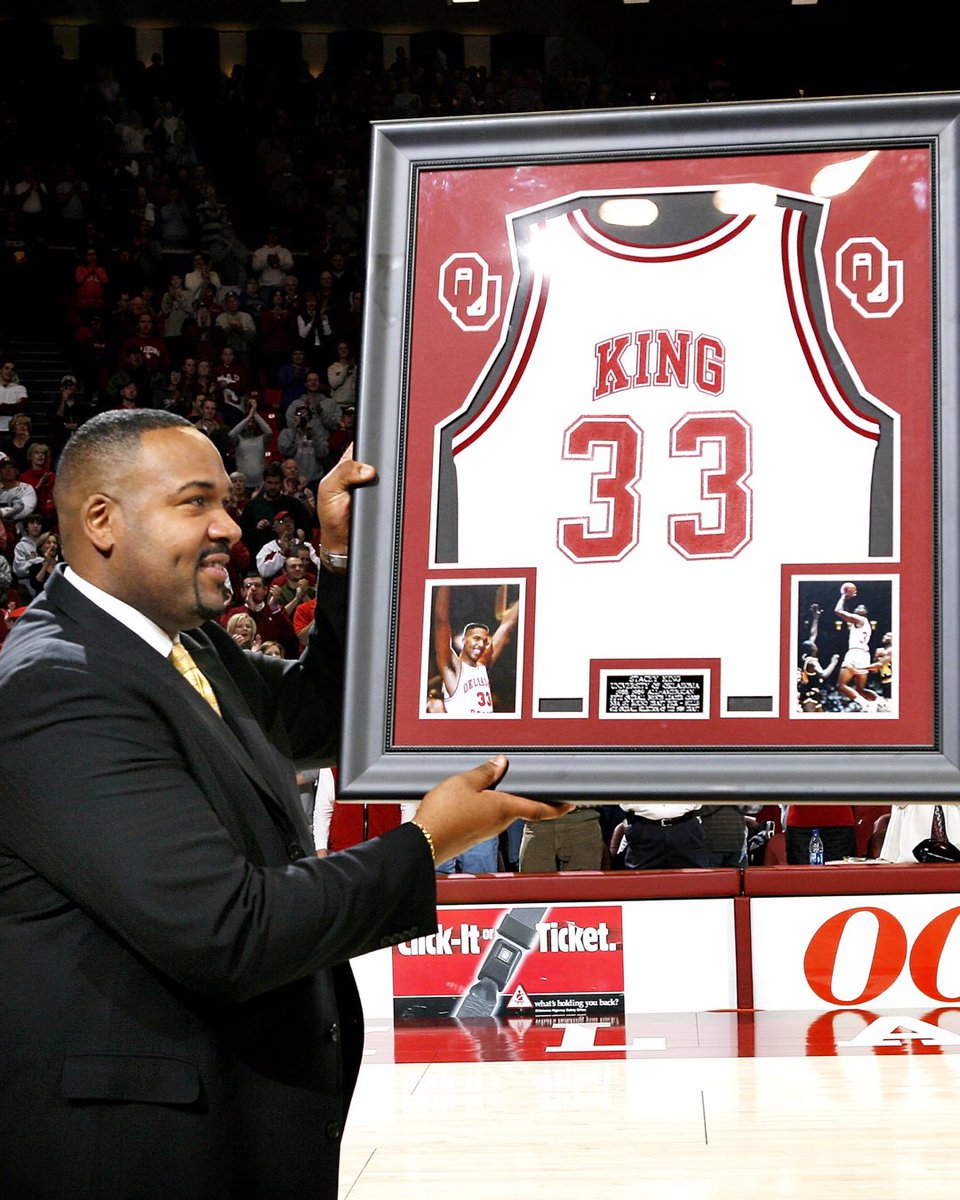 OU_MBBall's tweet photo. One of the greatest to do it in a Sooners uniform. Forever in our hearts. https://t.co/ZZ4ADoFlwh