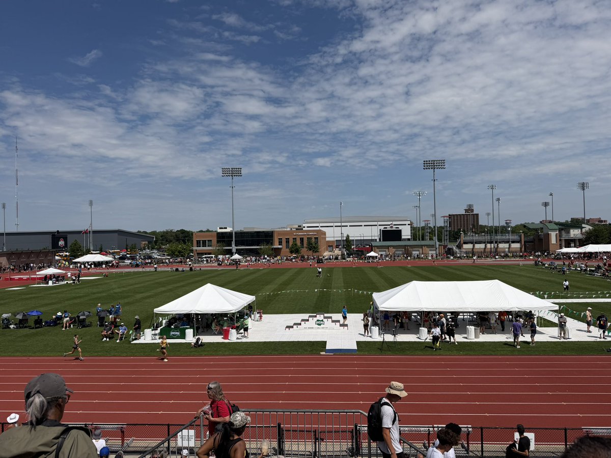 CoachDB_McNeil's tweet photo. Hell of an experience and weekend down at Ohio State in the Track &amp; Field Championships. Congratulations to Keith Cosper, who finished 12th overall in the 300H. Had to deal with multiple weather delays and a whole day of postponement. Very proud of all his efforts this season 🐻‍❄️ https://t.co/PdmhXkOlu6