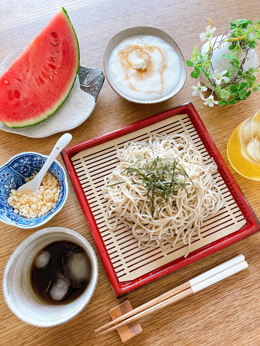 mikapiano_'s tweet photo. 朝蕎麦＆🍉

今日はお休みで
コンタクトを買いに

貢茶でお茶予定
😚何飲もうか迷い中…

皆さまも良い一日を🍀 https://t.co/BSakqnd11u