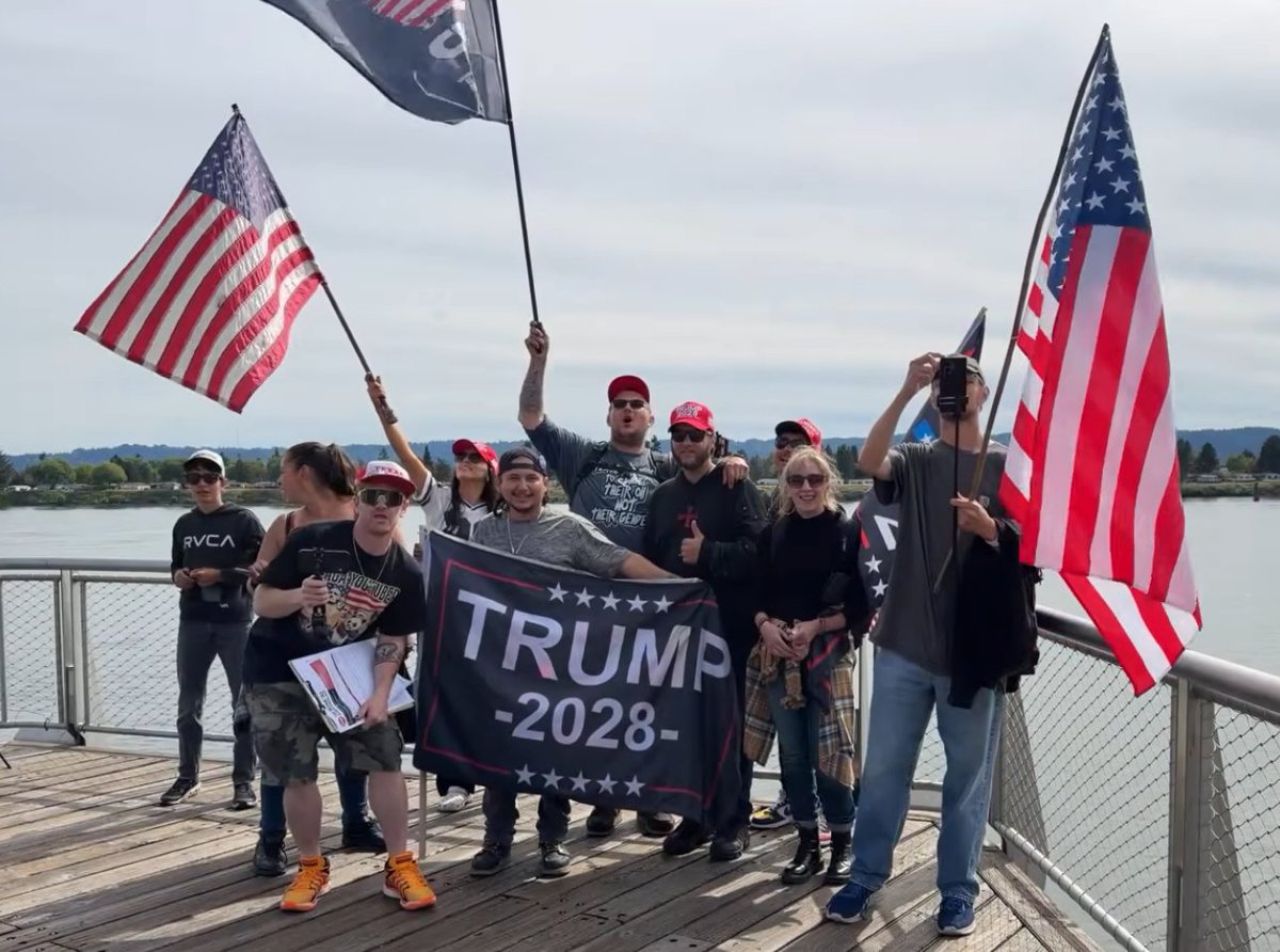 UnfilteredNRaw's tweet photo. Let's Goooooo Patriots!!!! @Tommy4Trump420 @GroundZeroPDX1 @nicooregon @DannyRebel333 @ChrisxSims @JoshMeshell @Irock175 https://t.co/Be61bnhM0g