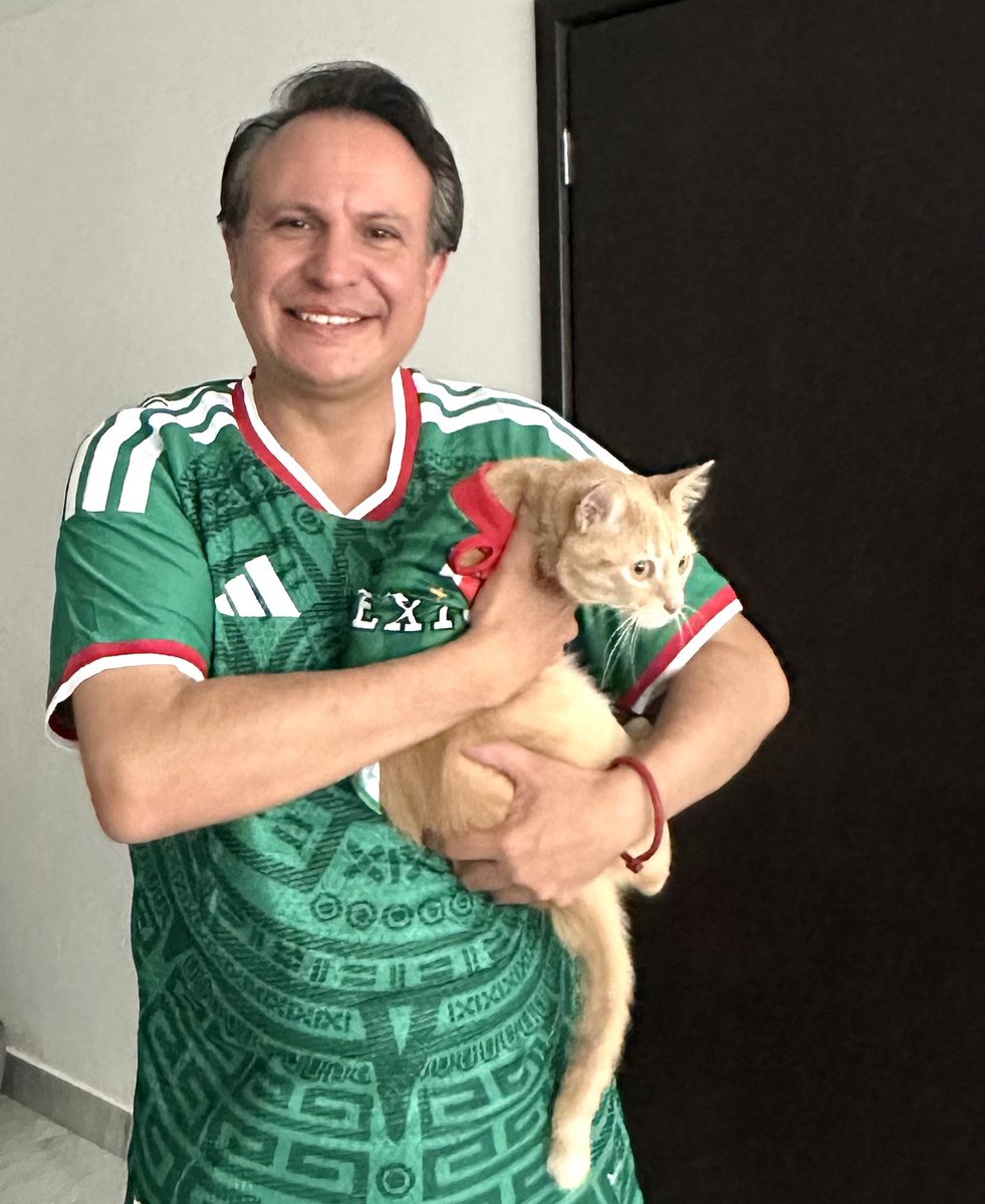 Rafa_Narro's tweet photo. 🐱#Axel y yo listos para la otra semana el arranque del #mundial y apoyar a nuestra selección 🥅 ⚽️ #gato #cat #gatonaranja #orangecat #naranjoso 🐈 #GatitosDeRafa #gatitosdetiktok #Axelito
Tu amigo #Rafa #Balcázar #Narro #Distrito19 #Dtto19 #TDB #Tlalnepantla #Edomex https://t.co/sCoBKJUrM3