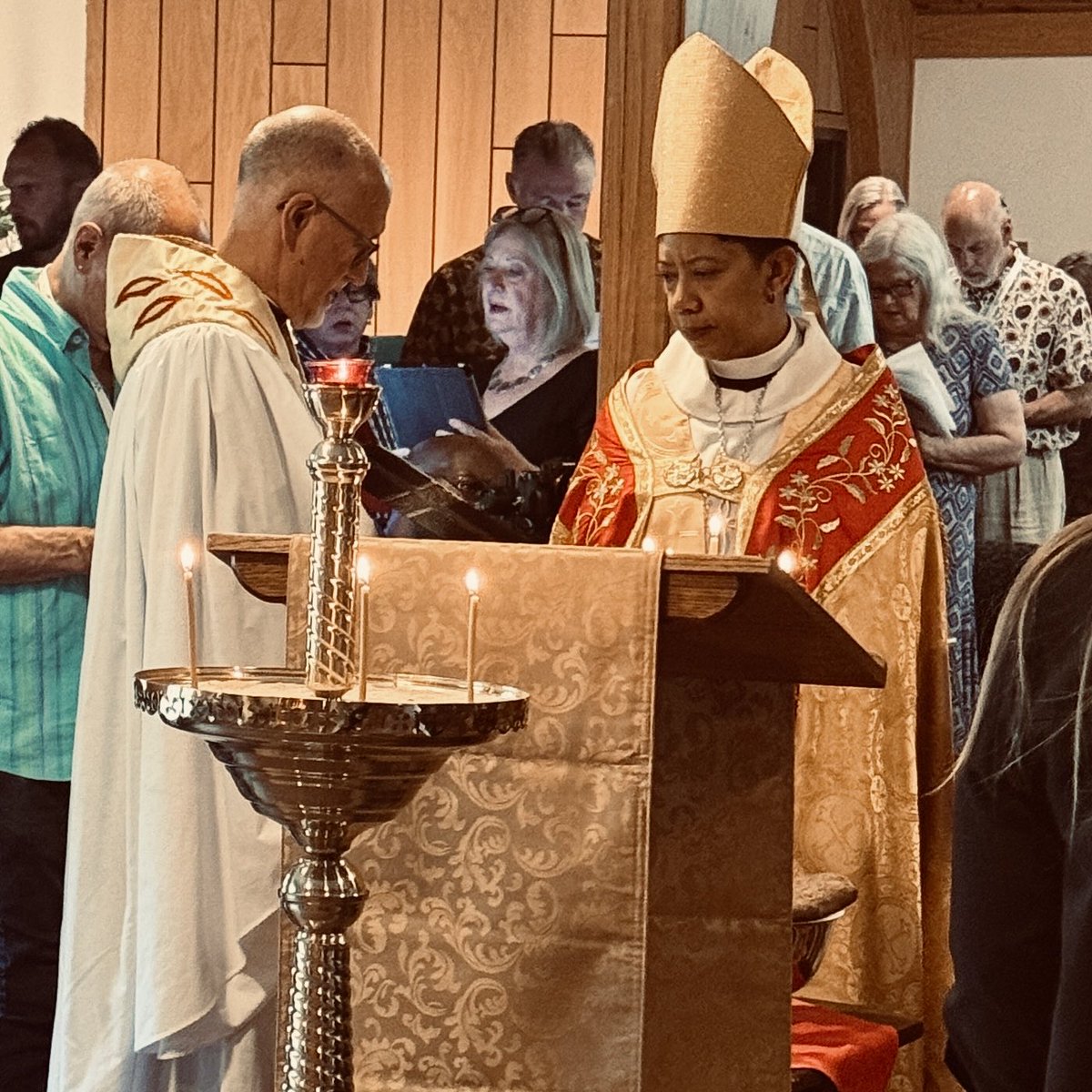 scsvehla's tweet photo. Today, Bishop Kym Lucas became the first known female Bishop to preside over the Byzantine Divine Liturgy. This is how TEC does development of doctrine and practice within the One, Holy, Catholic, and Apostolic Church! https://t.co/Hn3fwEpUUM