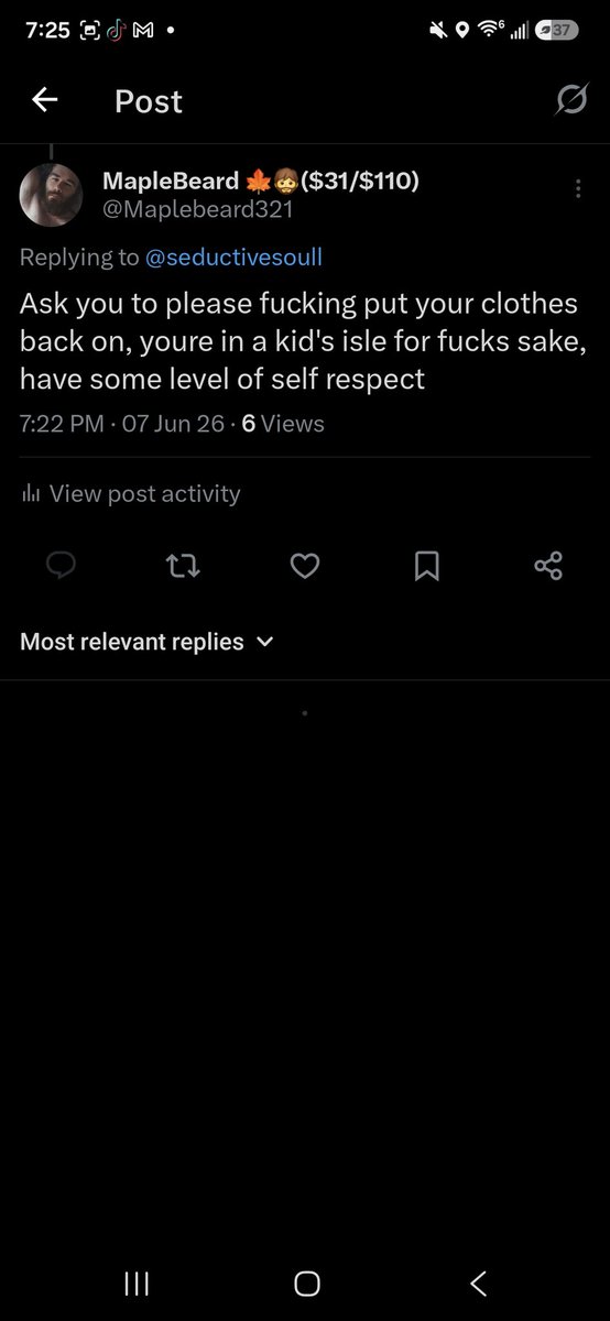 Maplebeard321's tweet photo. Hey to the 8 people who follow them, they blocked me cause they posted themselves in the kids aisle in Walmart shaking ass and if you call them out on it they block you!! Like genuinely imagine not having self respect to NOT do that and post it like you aren't gonna get flamed?? https://t.co/VYmGkm1Xg6
