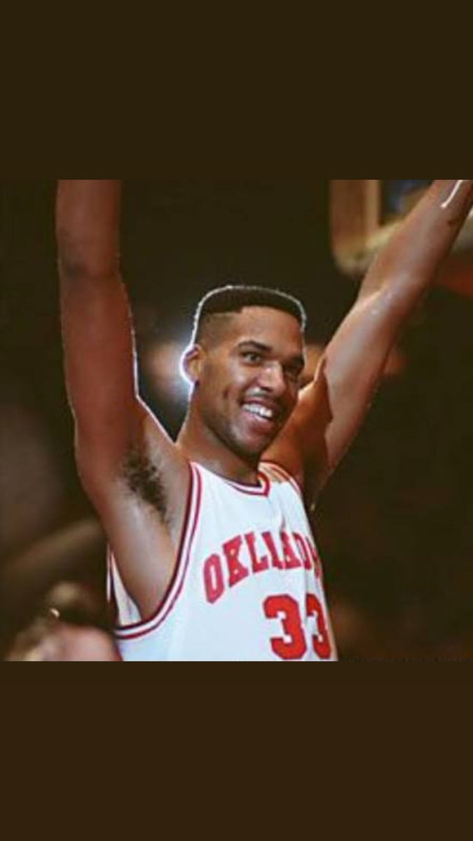 TheTraeYoung's tweet photo. Being in the gym today that Stacey King helped build… then hearing the news😭😔 
My deepest condolences to the Family! 
Stacey King will never be forgotten🙏🏽❤️ https://t.co/5cpzEsP0hJ