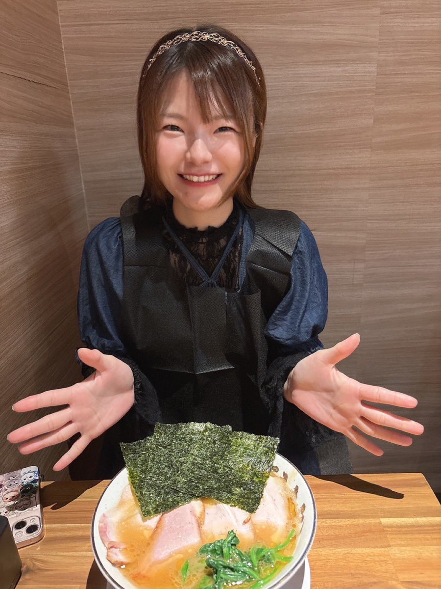 xxxNoguriNxxx's tweet photo. 嫁ちゃんは野良裏家のチャーシュー麺【裏】を食べましたー。(ﾟ∀ﾟ)

新しくなった【裏】があまりにも良くてスープを一口飲んだコメントは「ぅうっはああ！美味ぁぁぁあ！！！」とのことでしたー。 https://t.co/MuZJJ7rKeM