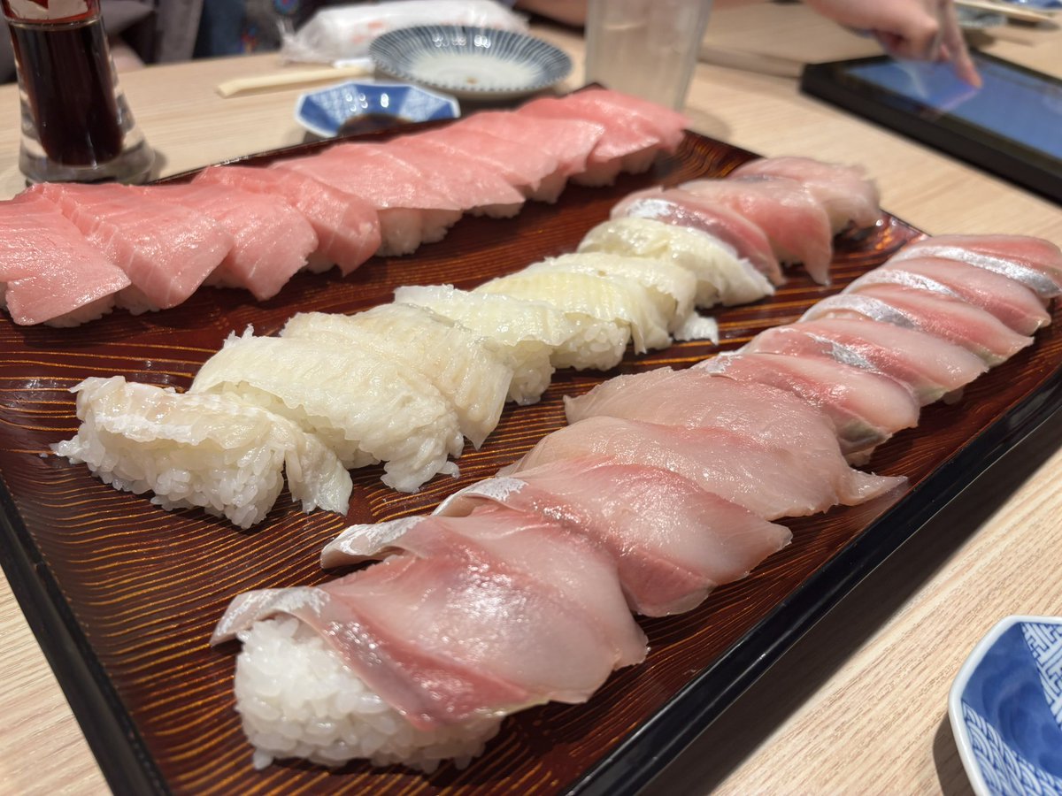 M1225E's tweet photo. 土曜日の寿司食いねぇ🍣
日曜日のフルーツ大福NIPPON🇯🇵
JAPANESE LOVE❤️ https://t.co/5ZYq85rJG6