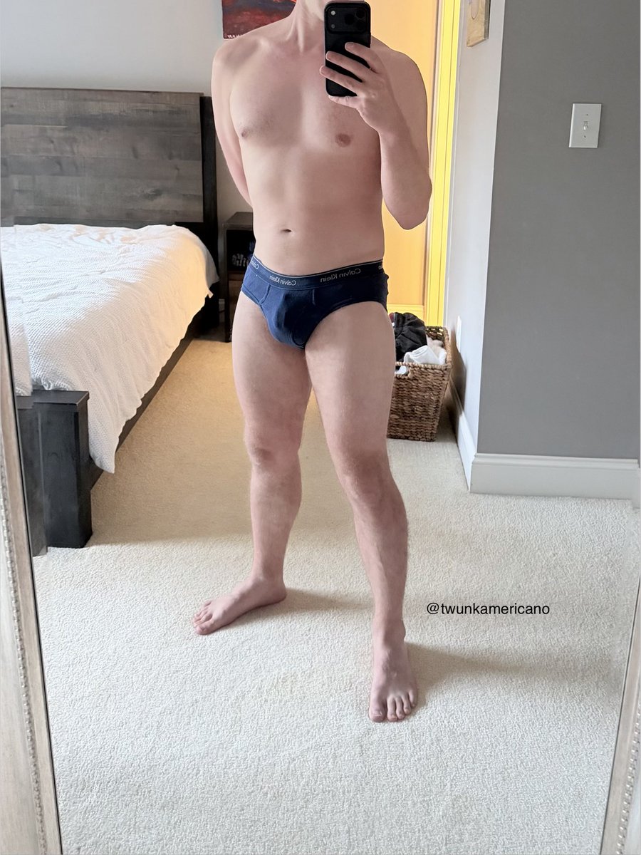 TwunkAmericano's tweet photo. My caged bulge. 🔐 

Not my dirty briefs. 🐽 

Love when a top gives me a souvenir to remember him by… https://t.co/DTsdlSSJq3