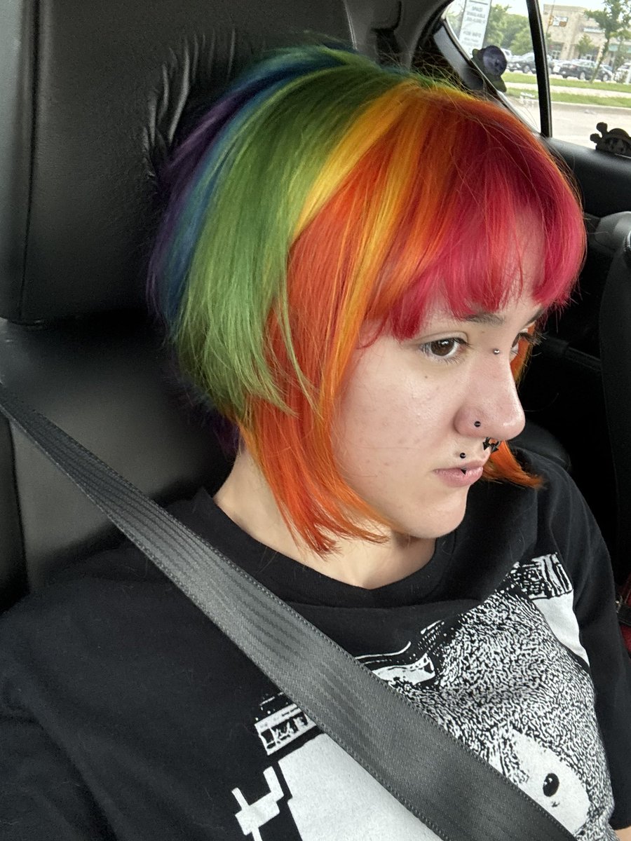 CADderbox's tweet photo. ☀️
      🌈☁️
   ☁️
rainbow hair ! https://t.co/Ir3Yzn3bZm