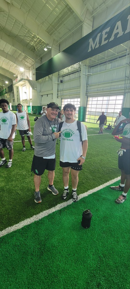 daniel_holt0's tweet photo. Had a great time at the University of North Texas camp today! @TRILLDB @ChrisTaber5 @coachjoneskhs @sports_drc @SoutheasternFB @TroyParker_11 @CoachBrionesAC @RoosFootball @MeanGreenFB https://t.co/WB6GvHy4DO