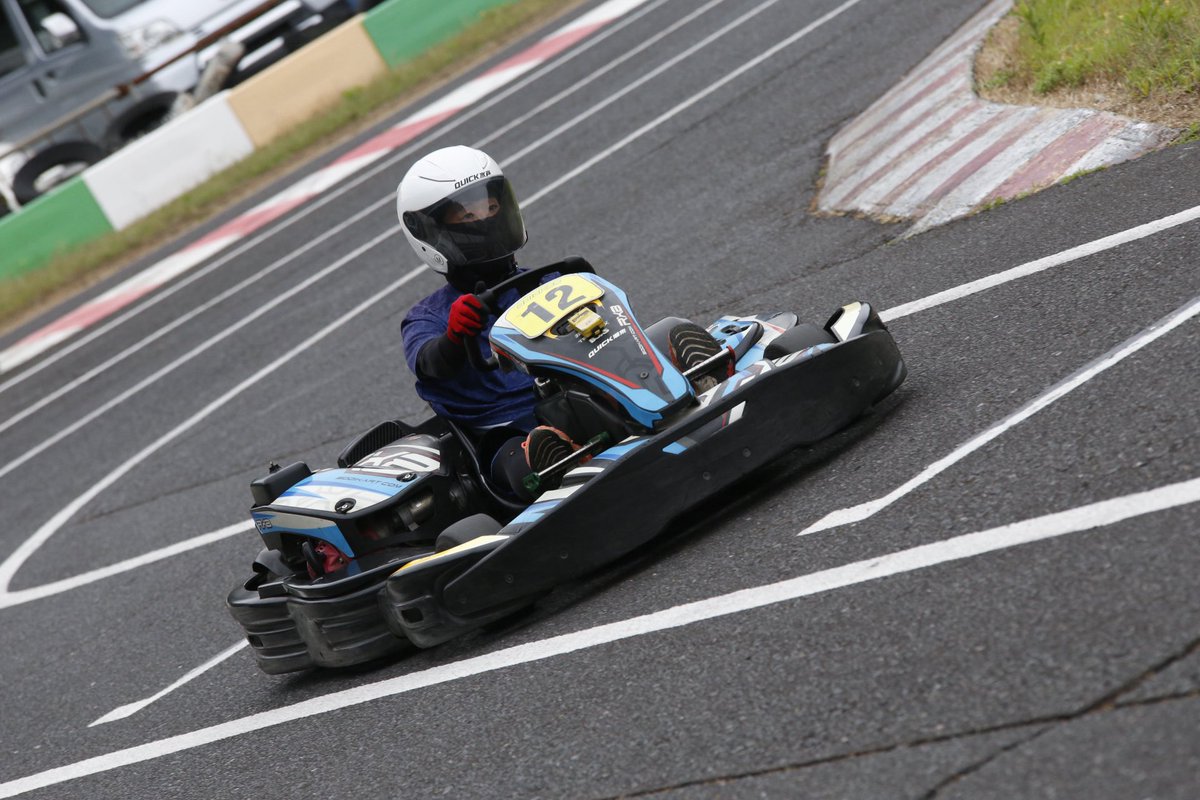 Nii96chaser's tweet photo. クイック潮来３時間耐久
ブレーキのタイミングが遅く、ハンドルを半ば力ずくで切っていたため金属部分で親指の内側を削る怪我をしつつ走り切る、半年以上参加してませんでしたが、タイム落ちてなくて楽しかったです https://t.co/mac0EqtZRl