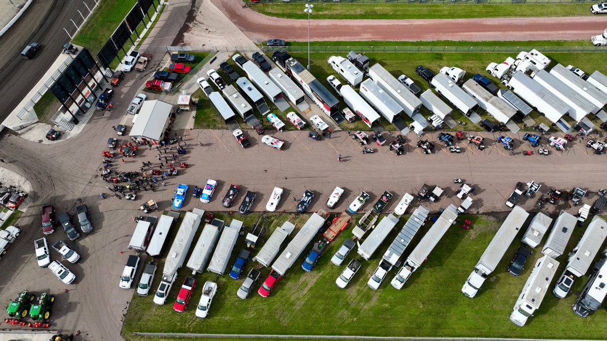 HusetsSpeedway's tweet photo. 34 Cressman Sanitation 410 Outlaw Sprint Series
28 Heser Auto & Detailing RaceSaver Sprints
16 Nordstrom’s Automotive Late Model Street Stocks
All Checked in for tonight’s action! 💪🔥
#RaceDay #CheckedIn https://t.co/6cbaaWuMXn