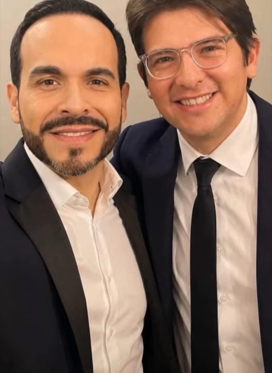ElkinCogolloVi1's tweet photo. @JUANENRIQUERES2 UNO ERA PRESIDENTE Y EL OTRO MINISTRO DE DEFENSA UNA DUPLA GENIAL https://t.co/j4gpS3fTJy