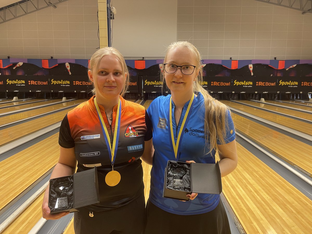 Swebowl's tweet photo. Under söndagen korades elva nya individuella svenska mästare 2026 i bowling. 
Svenska bowlingförbundet säger stort grattis med ett första bildkollage av två med åtta av de elva nya svenska mästarna. 

Läs mer på: https://t.co/YSxbr3pstE https://t.co/s00deulqPY