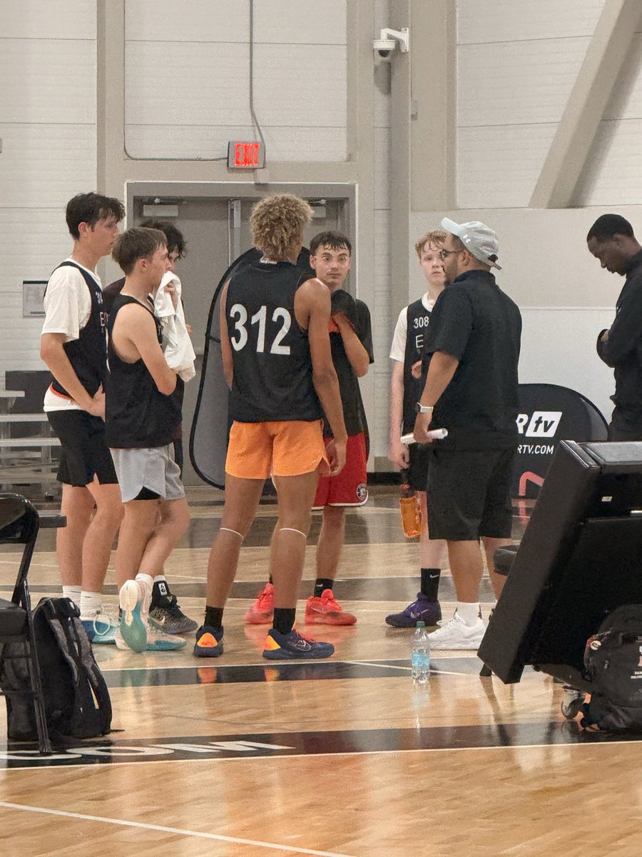 _TrentonMorton's tweet photo. Enjoyed a good day in the gym. Appreciate each day to learn and opportunity to get better. #stackdays
Thank you @codyripato4 @CoachJAMN_RCC @coachgjohnson_ @CoachJWarren1 @Jfleming5 for spending the day investing in the future of aspiring basketball players! ❤️ 🏀 https://t.co/3iPpveToBo