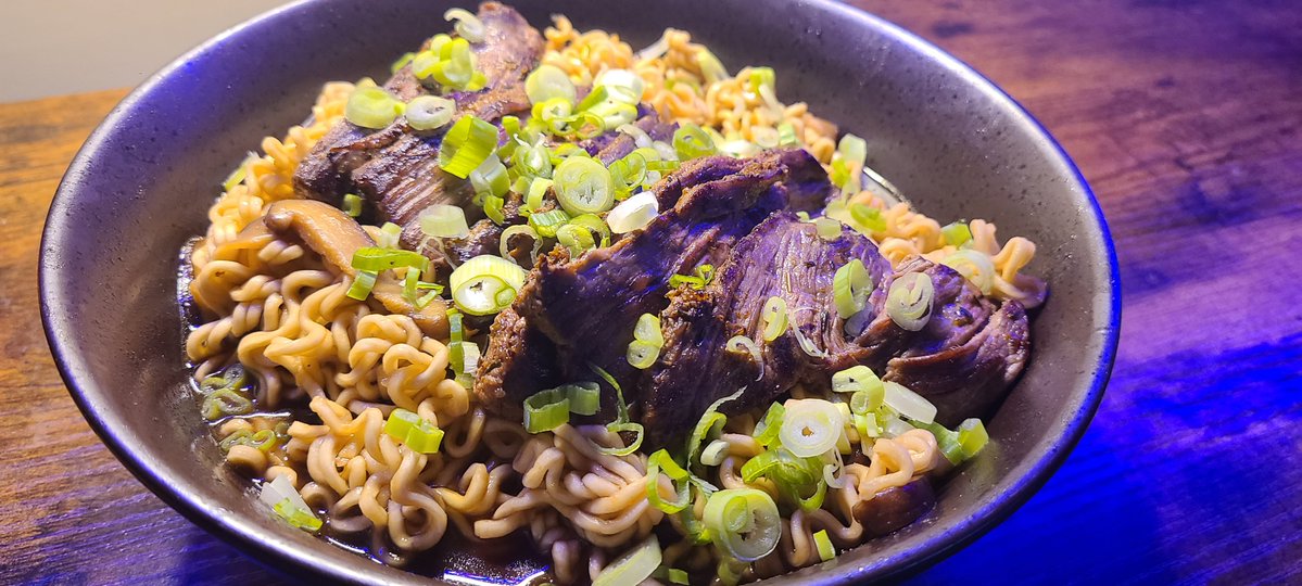 _Lala_VI's tweet photo. Home made beef Ramen
#food #ramen #chef https://t.co/jm72HXuc91