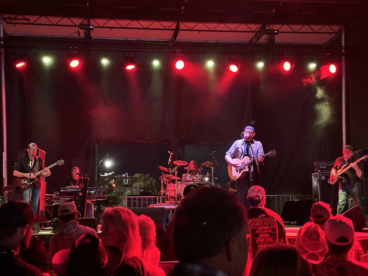 ITG885's tweet photo. Thursday night at the Caroline Country Music Fest - Justin Moore, Tim Elliott and Riley Green!... https://t.co/XL7QTpnwAB