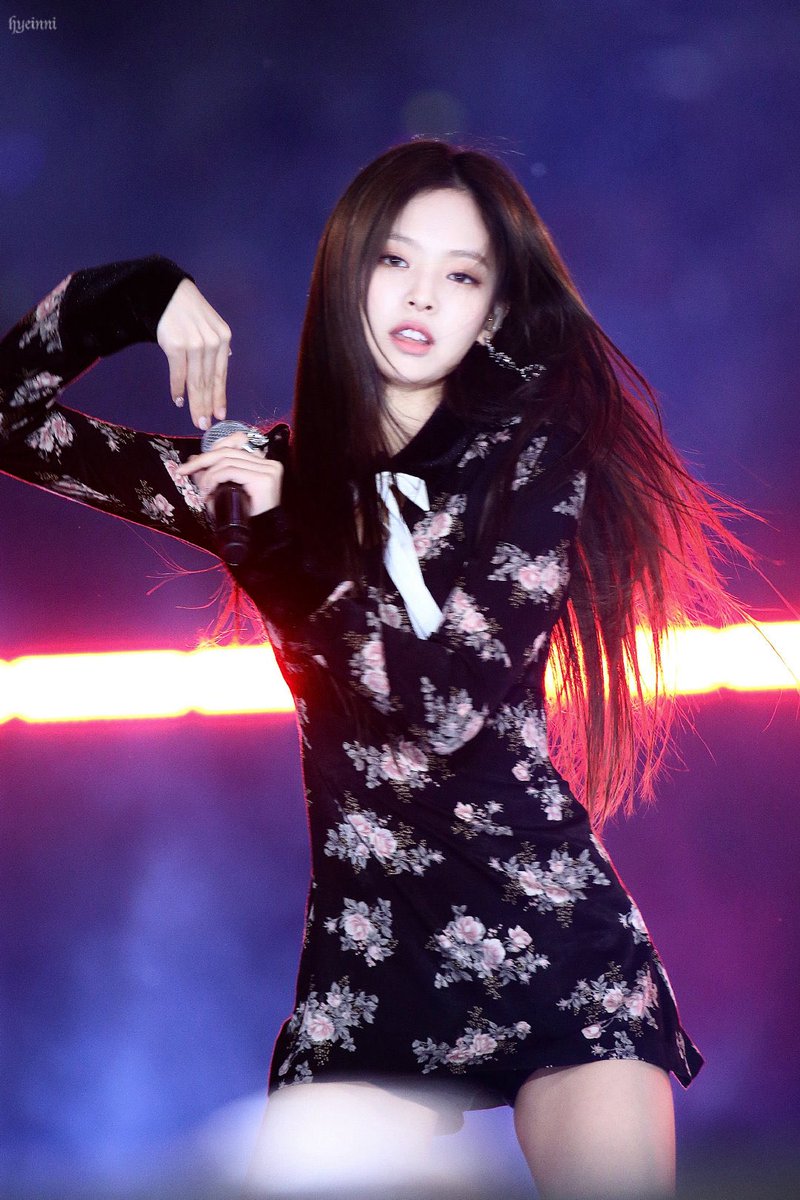 luyyyy05040's tweet photo. #JENNIEGovernorsBallJENNIE HEADLINES GOV BALL
#JENNIEGovernorsBall #JENNIE https://t.co/dmevwyzGu2