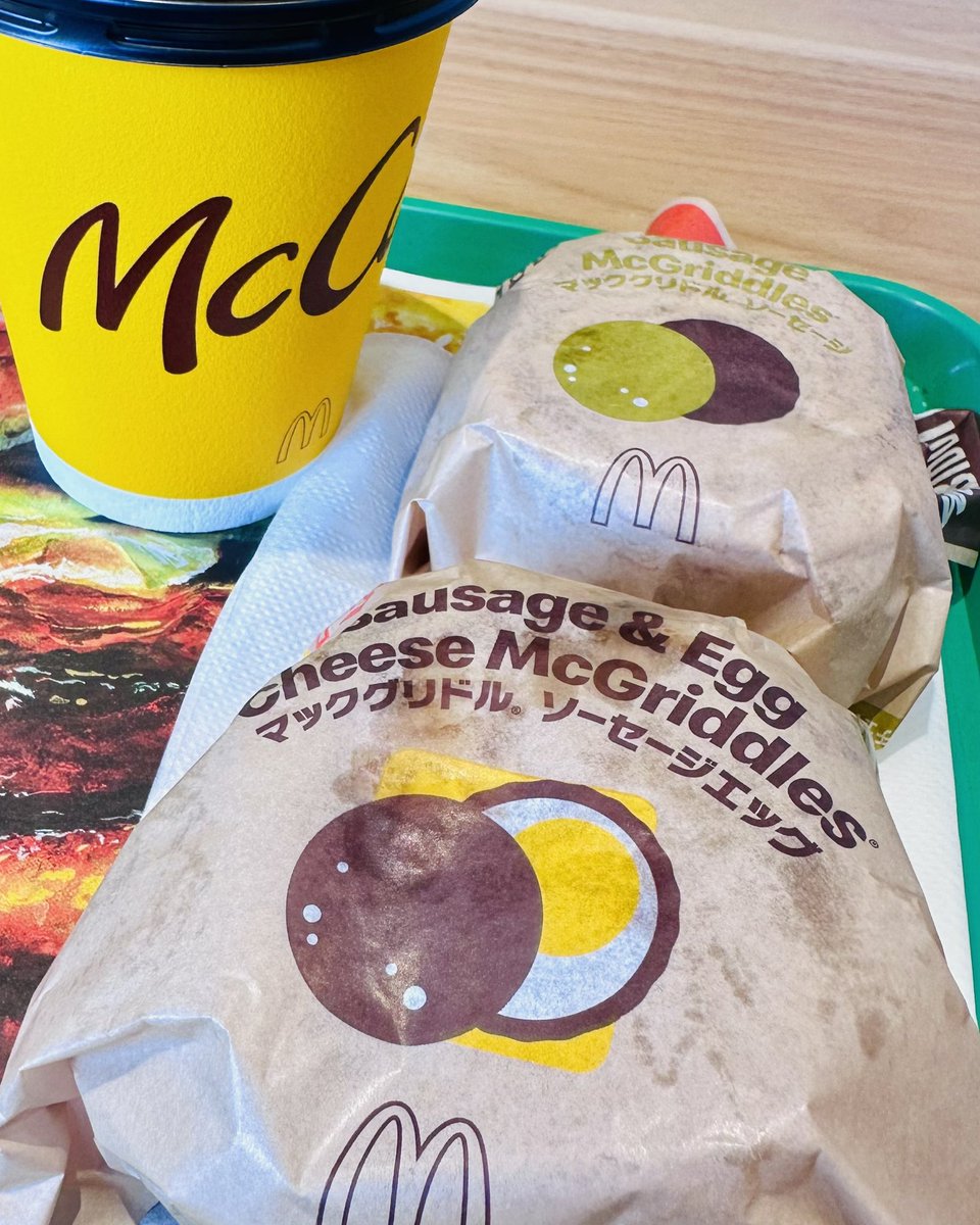 FATSOULDT's tweet photo. 《LIVE》久しぶりに朝マッカーになってる

マックグリドル®︎を２個食い https://t.co/VZBgysFkFD