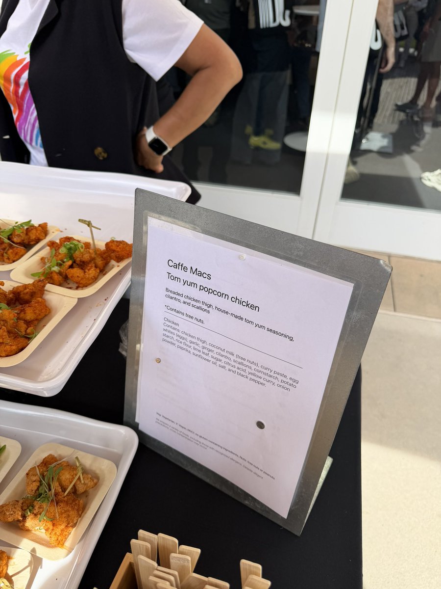 winwanwon's tweet photo. Apple give us Tom Yum Chicken Pop before Apple Pay in Thailand #WWDC26 https://t.co/aCRZpVdfTF