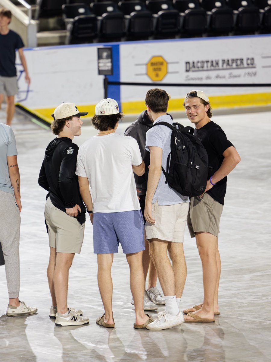 FargoForce's tweet photo. Back like they never left 🚶♂️
#ForceNation⚡️ | #USHL https://t.co/eHYod7PJAq