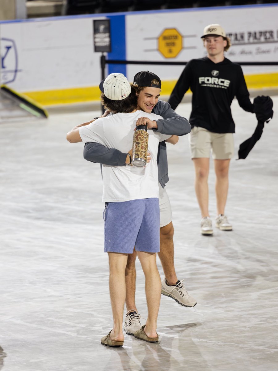 FargoForce's tweet photo. Back like they never left 🚶♂️
#ForceNation⚡️ | #USHL https://t.co/eHYod7PJAq