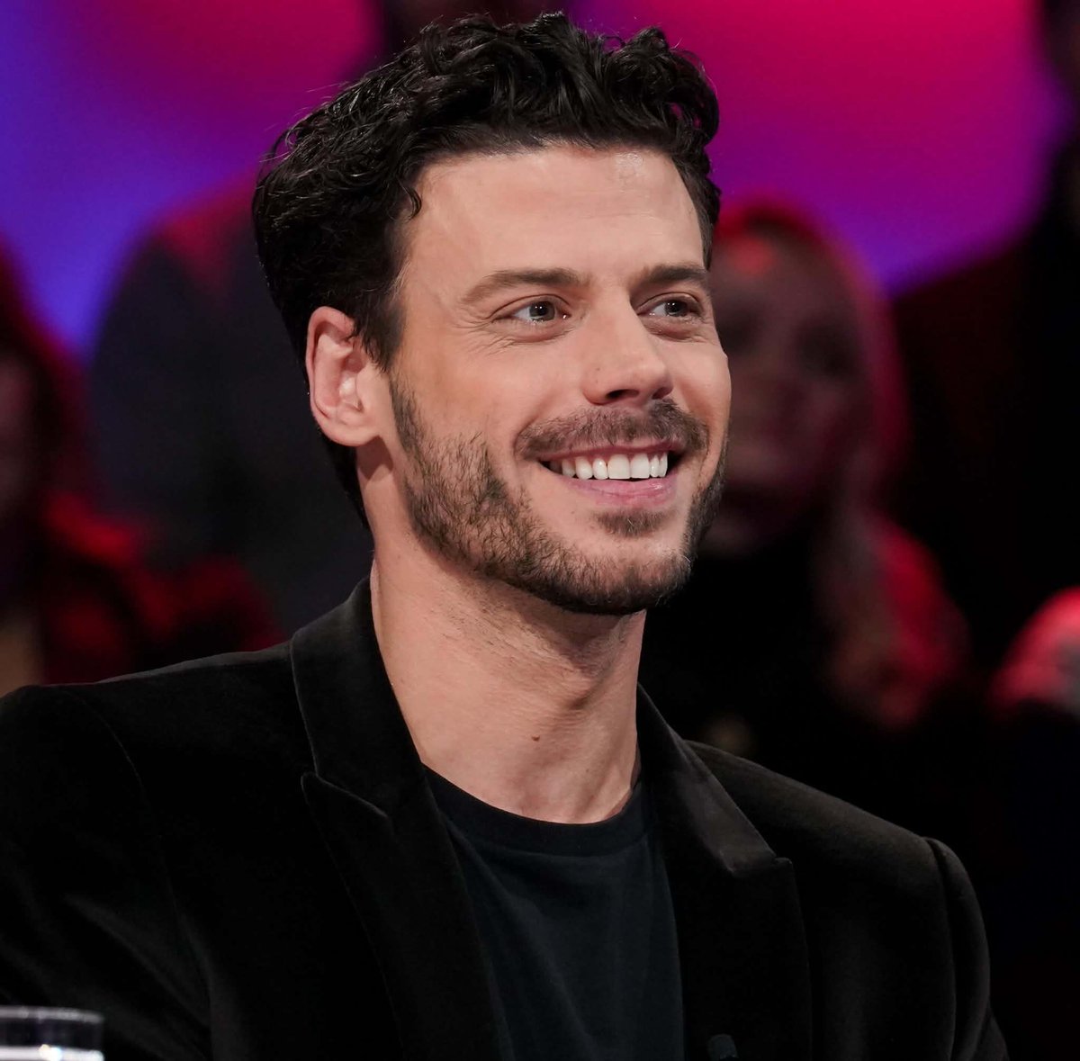 arnaudcois's tweet photo. my unproblematic king François Arnaud https://t.co/FKN766sDIM